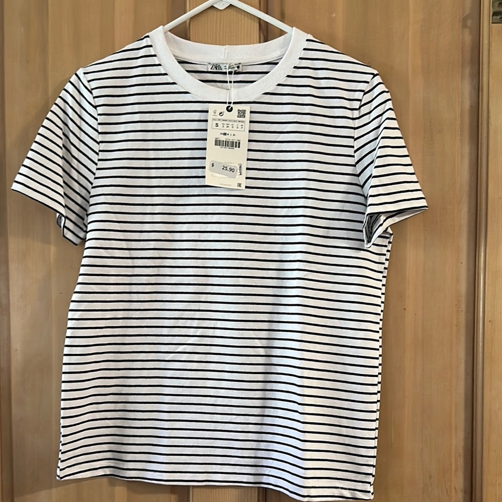 Zara Black and White Short Sleeve Tee